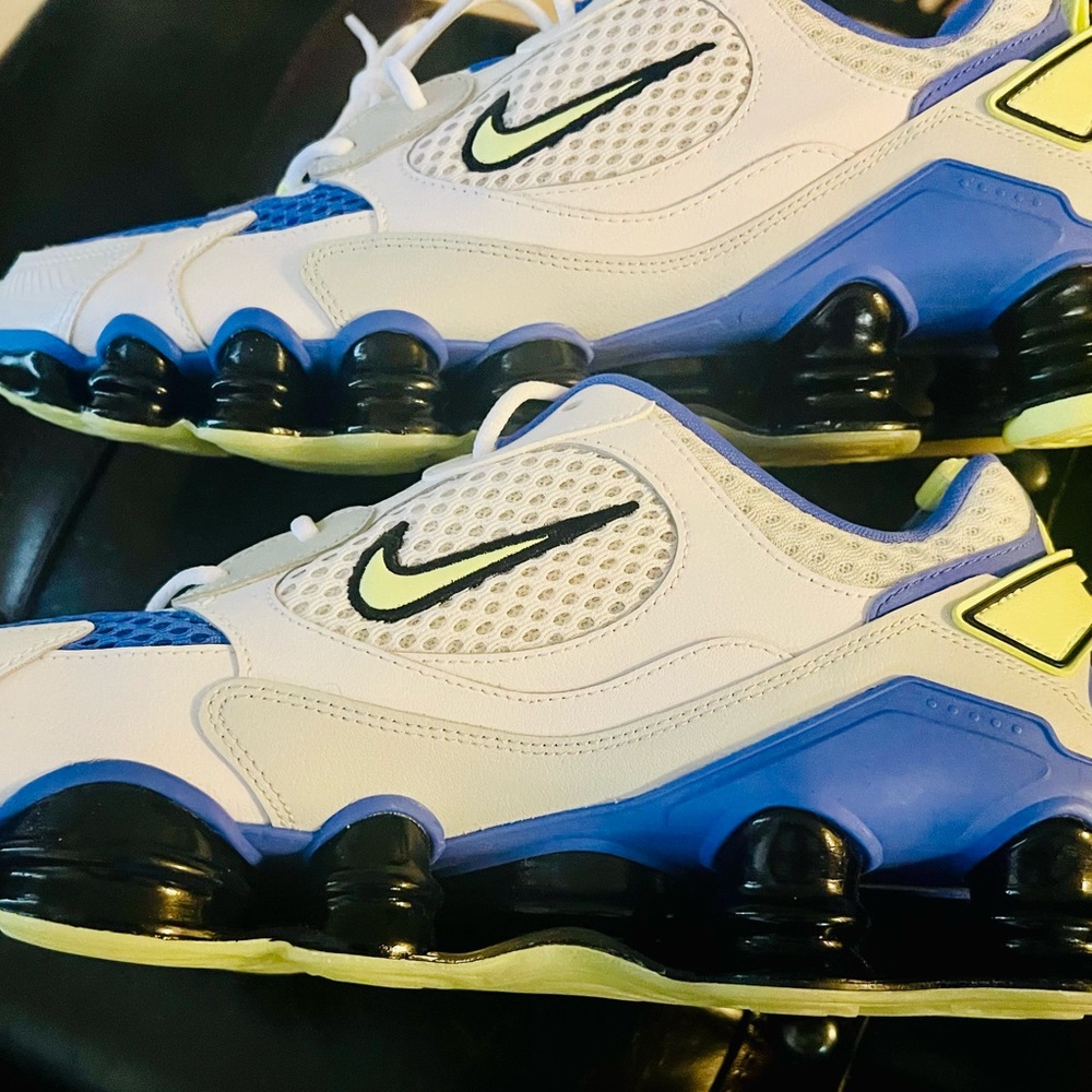 Rare New Women’s Nike Shox